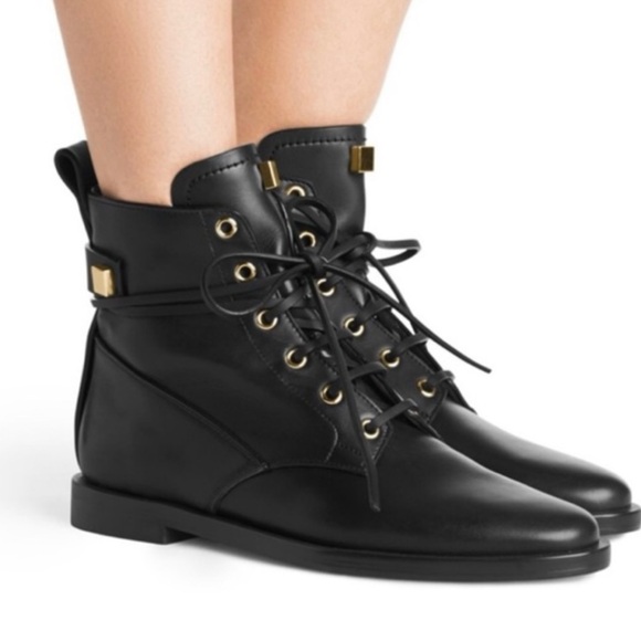 Stuart Weitzman - Picture 2 of 7